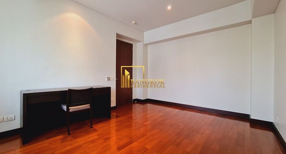 For rent 3 bedrooms apartment in Pathum Wan, Bangkok