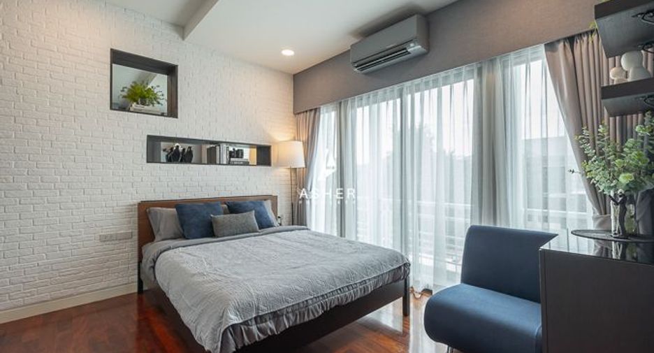 À louer 5 chambres maison à Lat Krabang, Bangkok