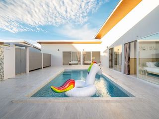For rent 4 bedrooms villa in Mueang Phuket, Phuket