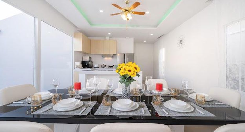 Villa en alquiler de 4 habitaciones en Mueang Phuket, Phuket