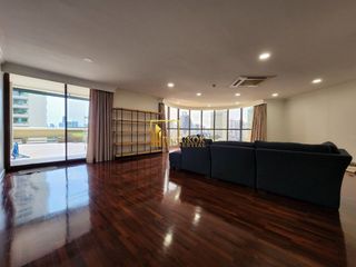 À louer 3 chambres condo à Khlong Toei, Bangkok