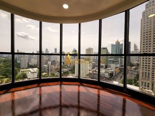À louer 3 chambres condo à Khlong Toei, Bangkok
