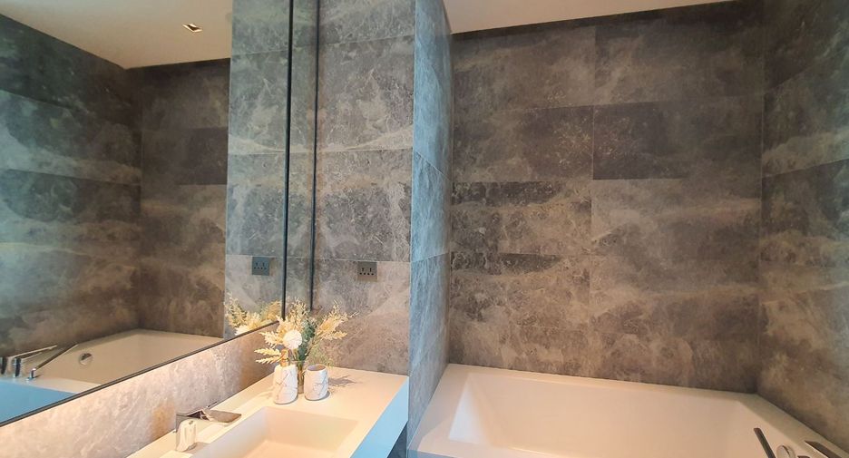 For rent 1 bed condo in Khlong San, Bangkok