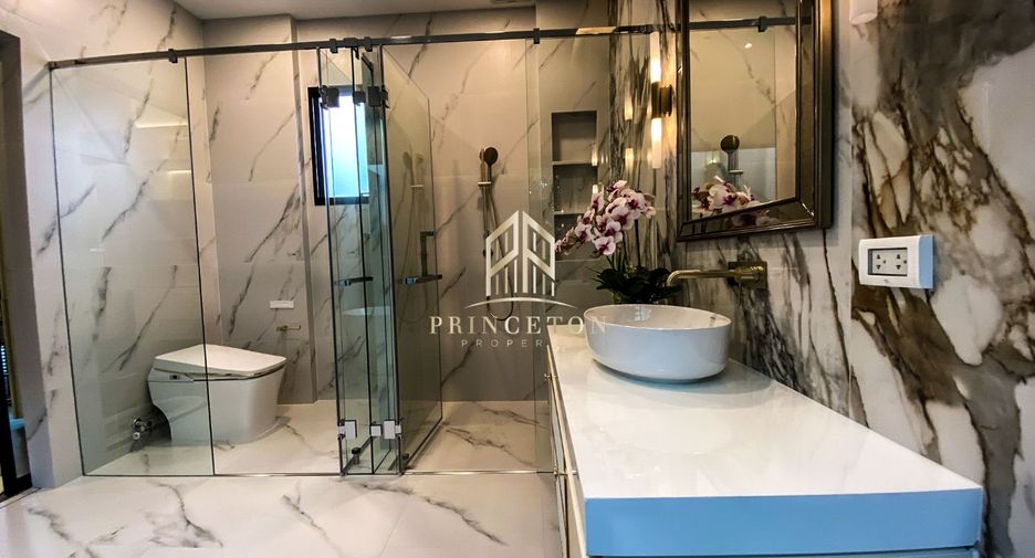 Haus zur Miete mit 4 Zimmer in Saphan Sung, Bangkok