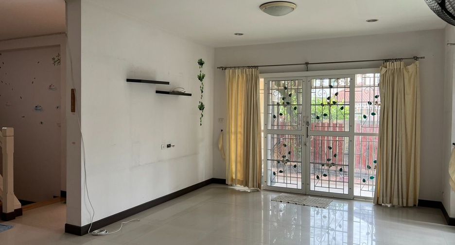 Haus zum Kauf mit 5 Zimmer in Mueang Nonthaburi, Nonthaburi