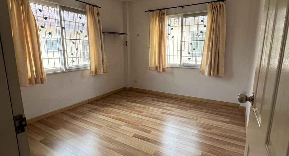 Haus zum Kauf mit 5 Zimmer in Mueang Nonthaburi, Nonthaburi