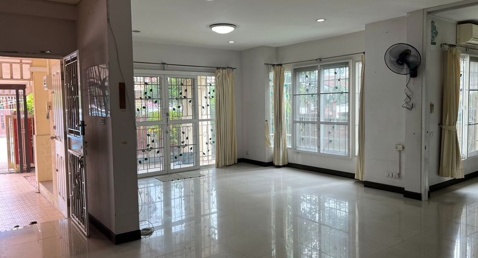 Haus zum Kauf mit 5 Zimmer in Mueang Nonthaburi, Nonthaburi