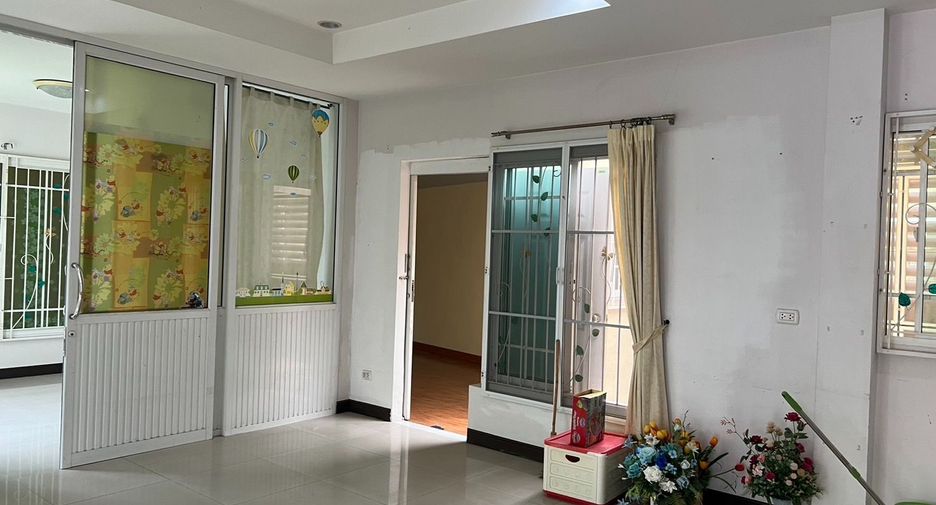 Haus zum Kauf mit 5 Zimmer in Mueang Nonthaburi, Nonthaburi