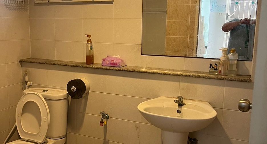 Haus zum Kauf mit 5 Zimmer in Mueang Nonthaburi, Nonthaburi