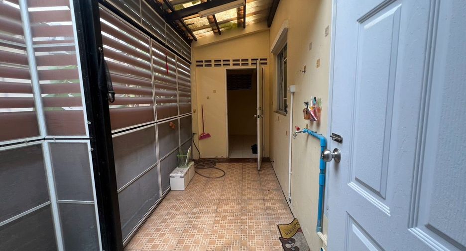Haus zum Kauf mit 5 Zimmer in Mueang Nonthaburi, Nonthaburi