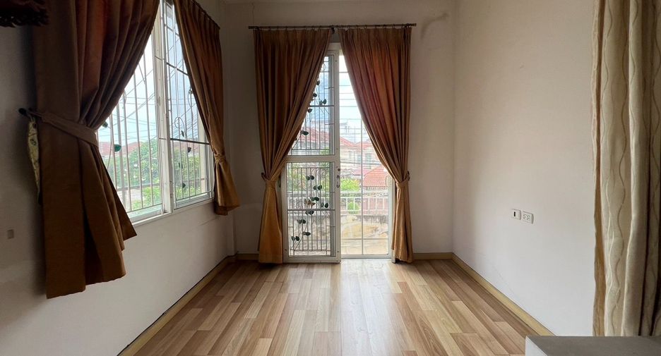 Haus zum Kauf mit 5 Zimmer in Mueang Nonthaburi, Nonthaburi