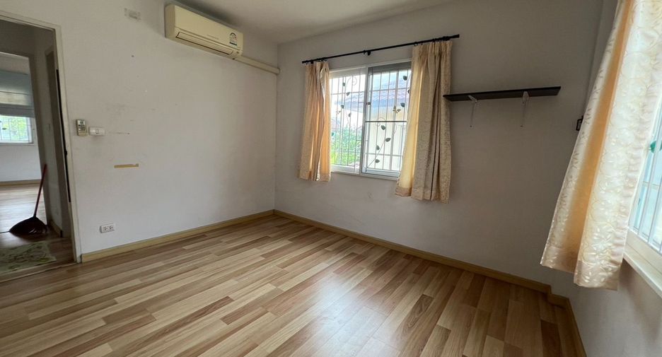 Haus zum Kauf mit 5 Zimmer in Mueang Nonthaburi, Nonthaburi