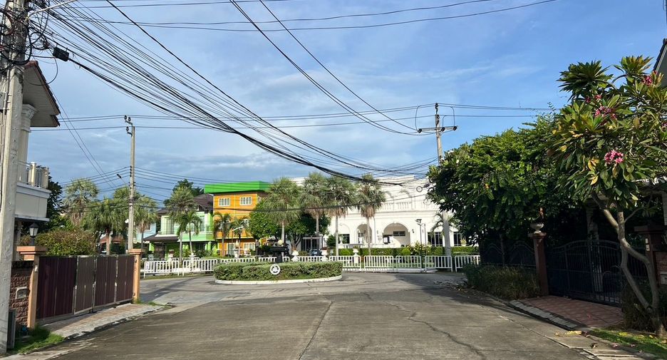 Haus zum Kauf mit 5 Zimmer in Mueang Nonthaburi, Nonthaburi