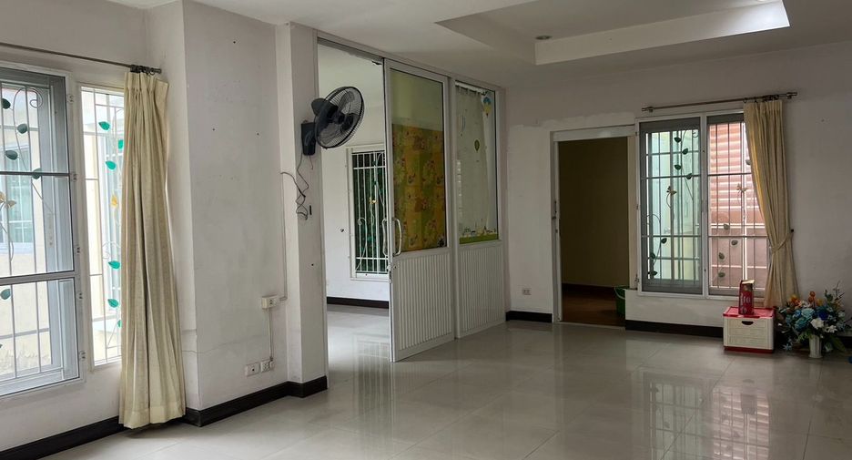 Haus zum Kauf mit 5 Zimmer in Mueang Nonthaburi, Nonthaburi