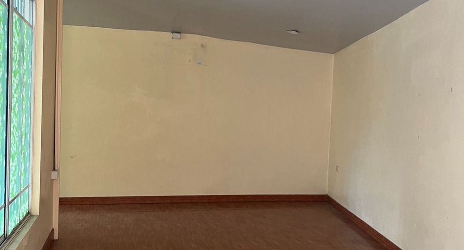 Haus zum Kauf mit 5 Zimmer in Mueang Nonthaburi, Nonthaburi