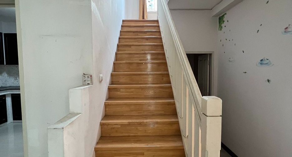 Haus zum Kauf mit 5 Zimmer in Mueang Nonthaburi, Nonthaburi