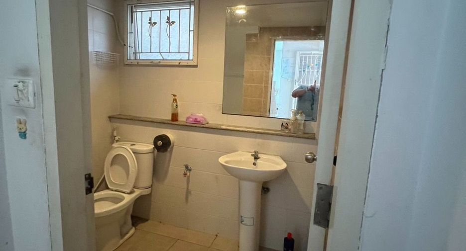 Haus zum Kauf mit 5 Zimmer in Mueang Nonthaburi, Nonthaburi