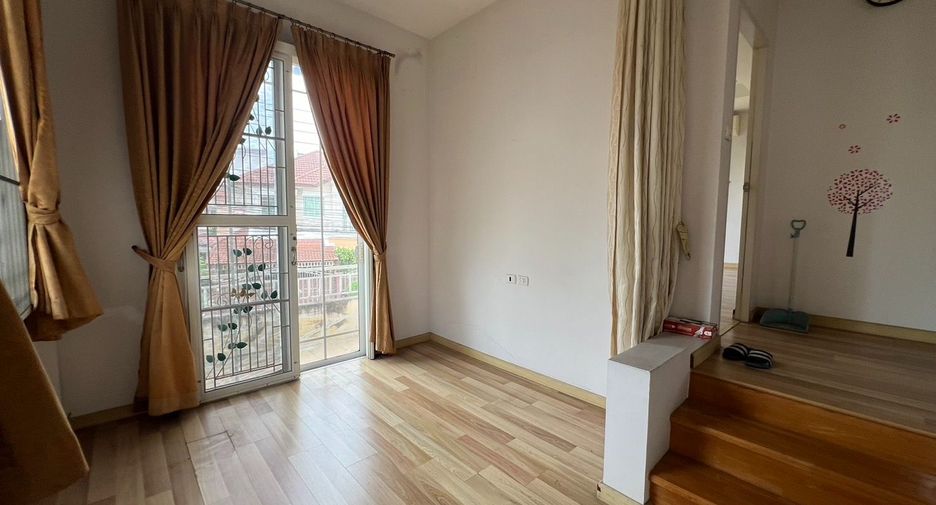 Haus zum Kauf mit 5 Zimmer in Mueang Nonthaburi, Nonthaburi
