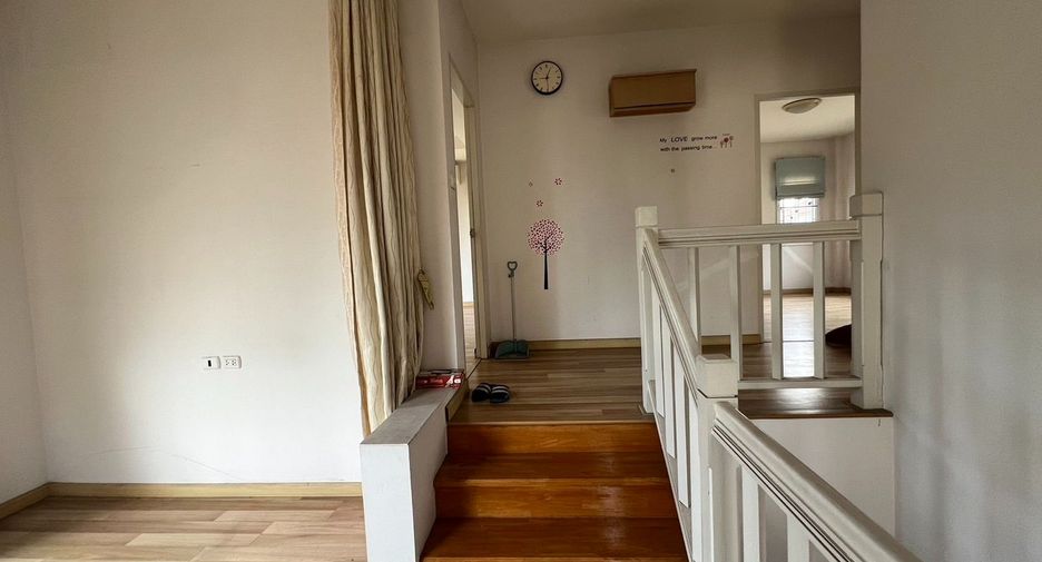 Haus zum Kauf mit 5 Zimmer in Mueang Nonthaburi, Nonthaburi