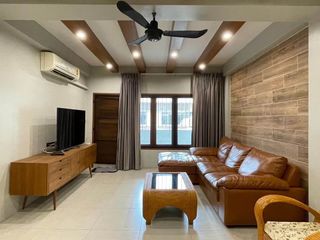 For rent 2 bedrooms townhouse in Yan Nawa, Bangkok