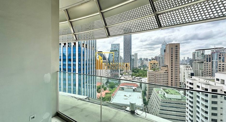 For rent 2 bedrooms condo in Pathum Wan, Bangkok