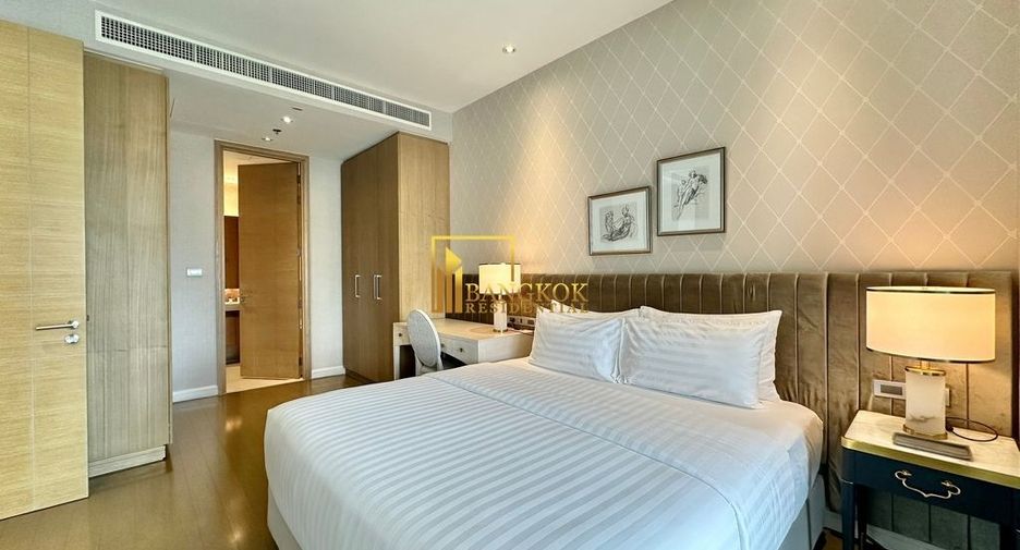 For rent 2 bedrooms condo in Pathum Wan, Bangkok
