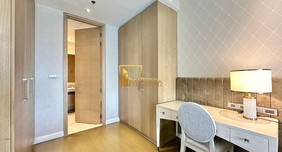 For rent 2 bedrooms condo in Pathum Wan, Bangkok