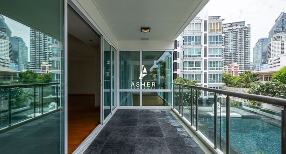 For rent 4 bedrooms condo in Khlong Toei, Bangkok