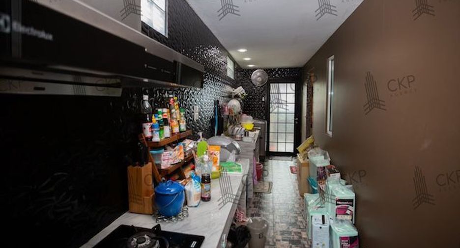 For rent and for sale 3 bedrooms house in Mueang Pathum Thani, Pathum Thani