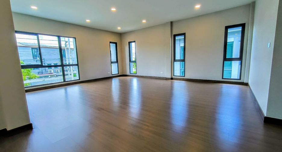 For sale 5 bedrooms house in Prawet, Bangkok