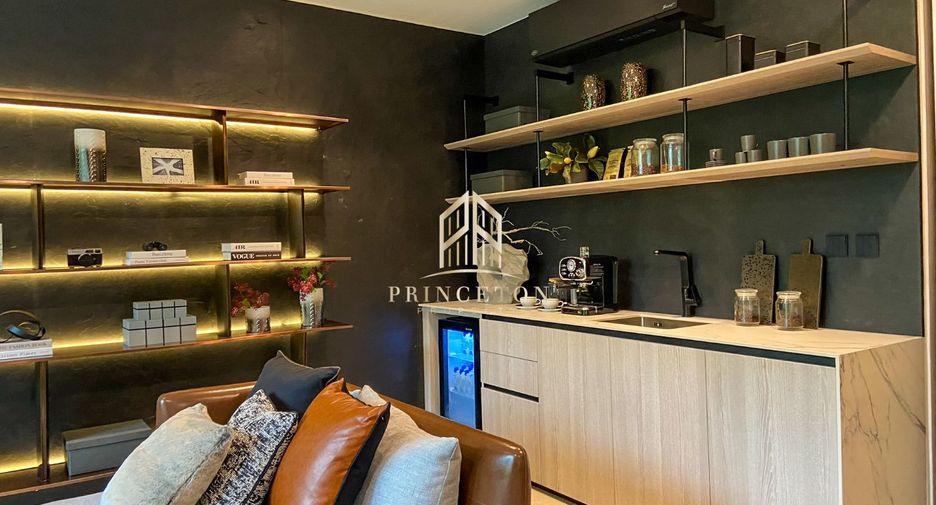 Casa en alquiler y en venta de 4 habitaciones en Saphan Sung, Bangkok