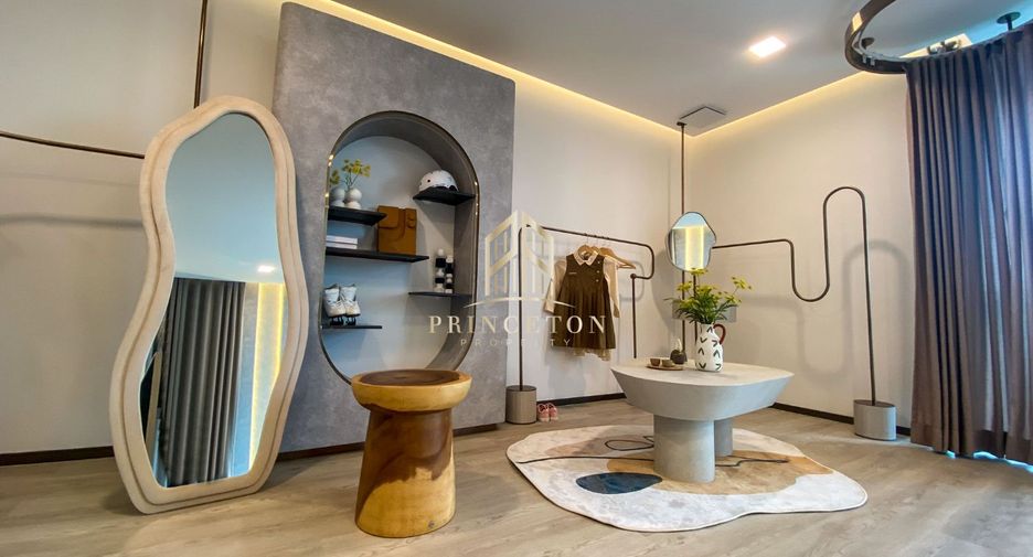 Casa en alquiler y en venta de 4 habitaciones en Saphan Sung, Bangkok