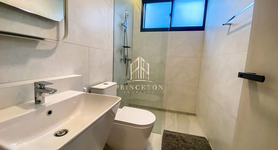 Casa en alquiler y en venta de 4 habitaciones en Saphan Sung, Bangkok