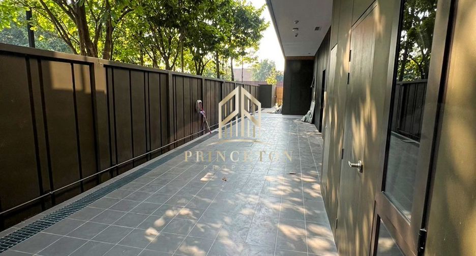 For sale 5 bedrooms house in Bueng Kum, Bangkok