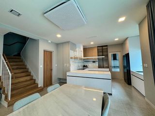 Casa en alquiler de 4 habitaciones en Lat Krabang, Bangkok