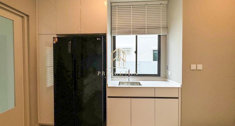 出租 4 卧室 独立屋 在 Lat Krabang, 曼谷