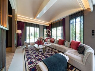 For sale 5 Beds house in Lat Krabang, Bangkok