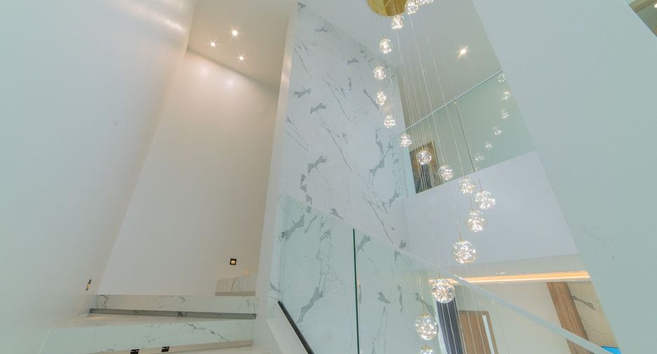 For rent and for sale 5 bedrooms villa in Kathu, Phuket