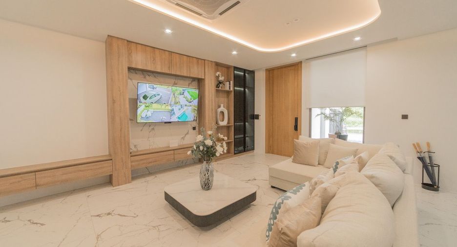 For rent and for sale 5 bedrooms villa in Kathu, Phuket