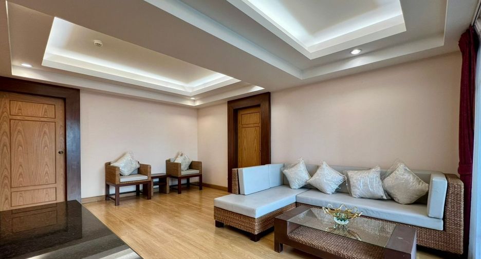 For rent 3 bedrooms condo in Watthana, Bangkok