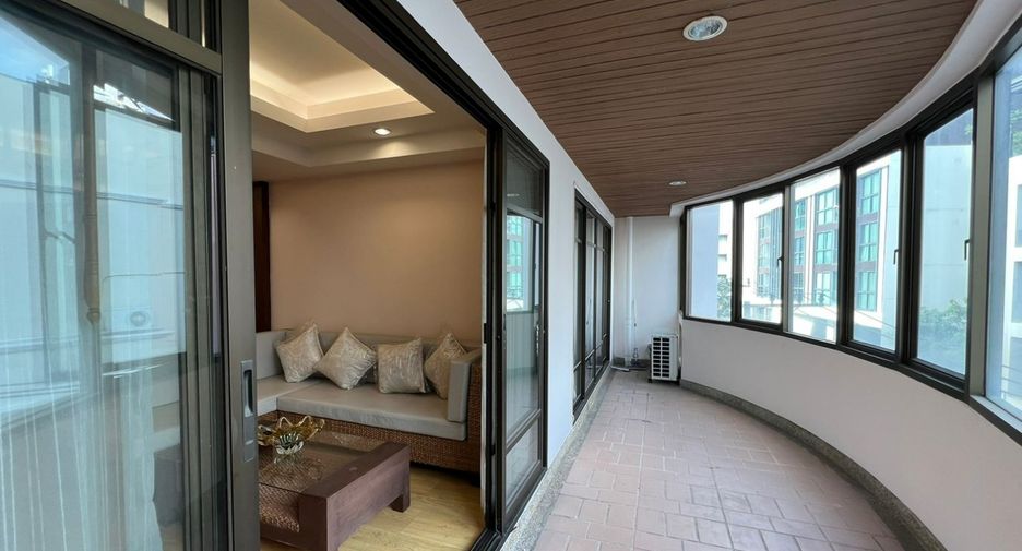 For rent 3 bedrooms condo in Watthana, Bangkok