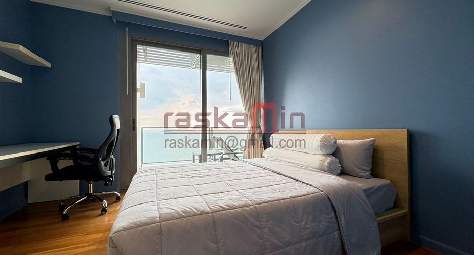 For rent 2 bedrooms condo in North Pattaya, Pattaya