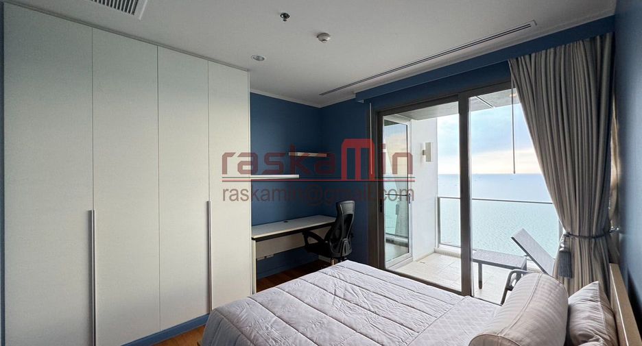 For rent 2 bedrooms condo in North Pattaya, Pattaya