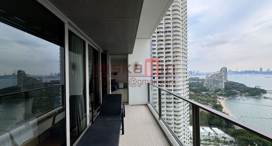 For rent 2 bedrooms condo in North Pattaya, Pattaya
