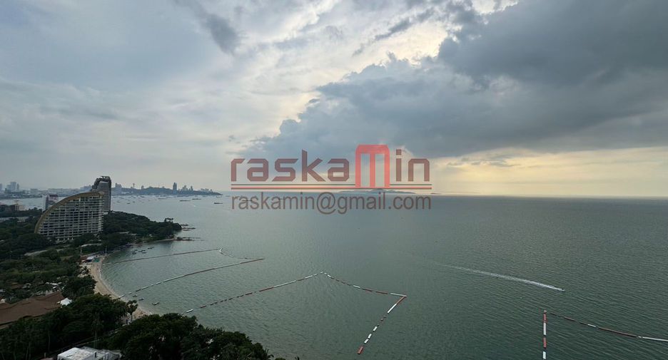For rent 2 bedrooms condo in North Pattaya, Pattaya