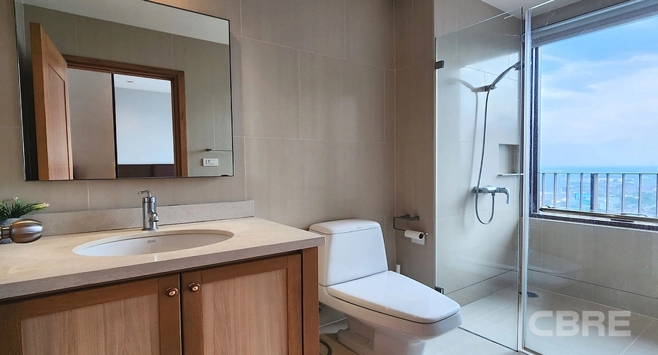For sale 2 ベッドルーム condo in Khlong Toei, Bangkok