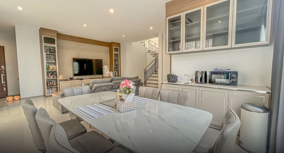 For rent and for sale 5 bedrooms house in Lat Krabang, Bangkok