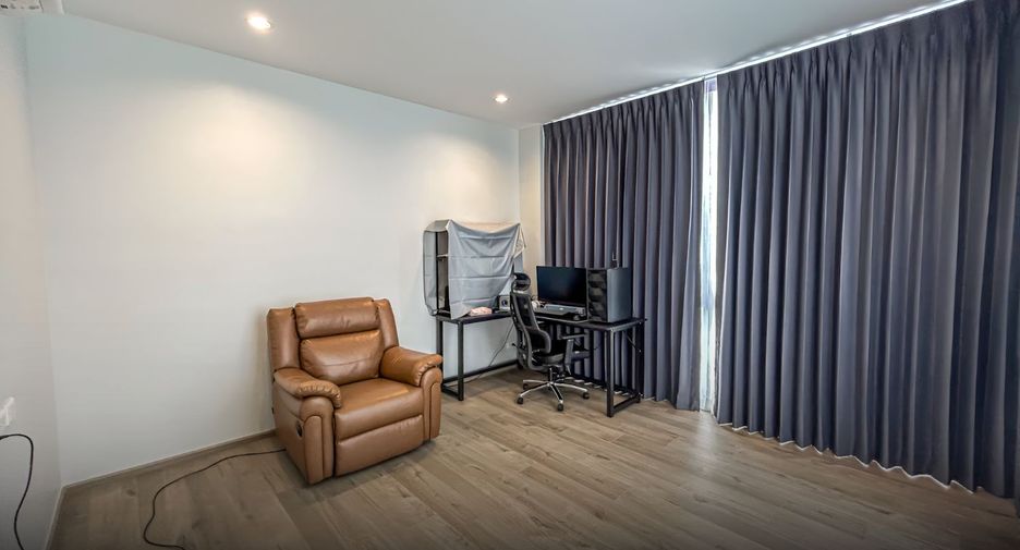 For rent and for sale 5 bedrooms house in Lat Krabang, Bangkok
