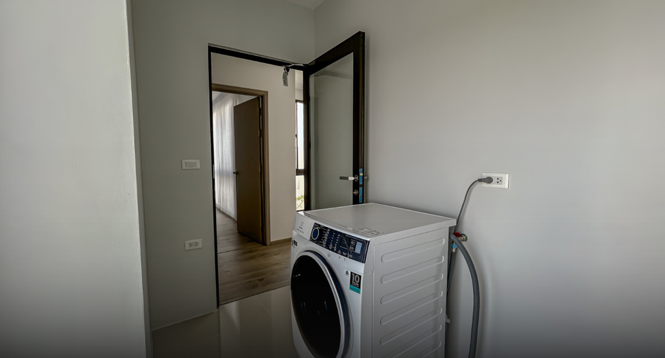 For rent and for sale 5 bedrooms house in Lat Krabang, Bangkok