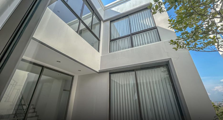 For rent and for sale 5 bedrooms house in Lat Krabang, Bangkok